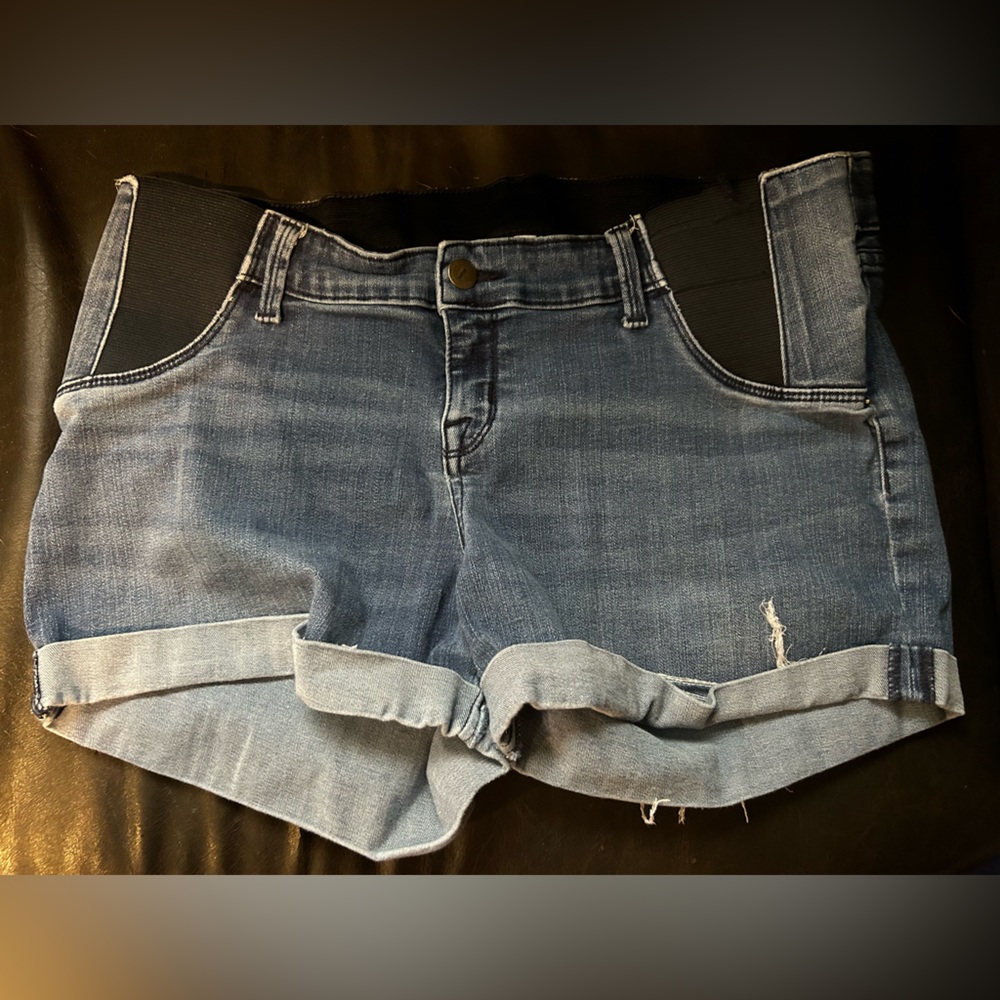 Maternity shorts